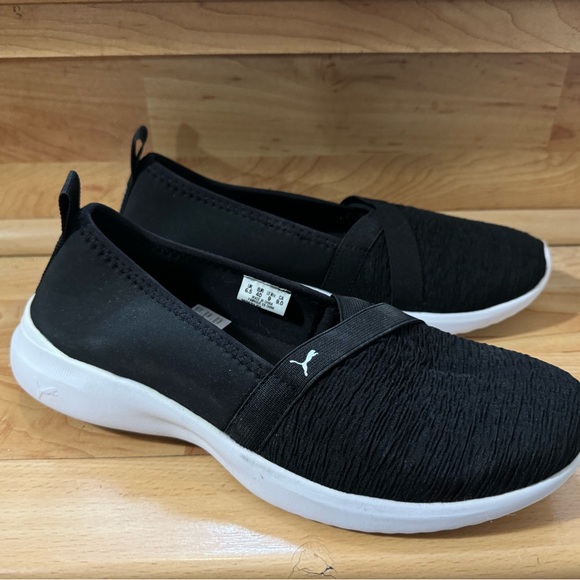Women’s size 9 puma shoes. Bought the wrong size and cannot return. Never worn - Picture 3 of 4